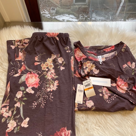 Anthropologie SOLDOUT ONLINE Kathy Sleep Set - Picture 7 of 7